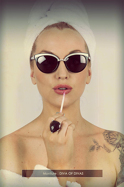 B4 vinyl factory-v2 DMLA Nimes-verres Essilor Nimes-opticien de proximite-opticien Nimes-lunettes pour enfants Nimes-lunettes de vue Nimes-optometrie Gard-lentilles de contact Nimes-lunettes pour bebes Gard-opticien pour enfants Gard