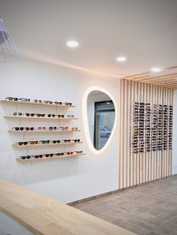 DMLA Nimes-verres Essilor Nimes-opticien de proximite-opticien Nimes-lunettes pour enfants Nimes-lunettes de vue Nimes-optometrie Gard-lentilles de contact Nimes-lunettes pour bebes Gard-opticien pour enfants Gard