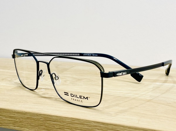 lunettes Dilem Nimes-DMLA Nimes-verres Essilor Nimes-opticien de proximite-opticien Nimes-lunettes pour enfants Nimes-lunettes de vue Nimes-optometrie Gard-lentilles de contact Nimes-lunettes pour bebes Gard-opticien pour enfants Gard