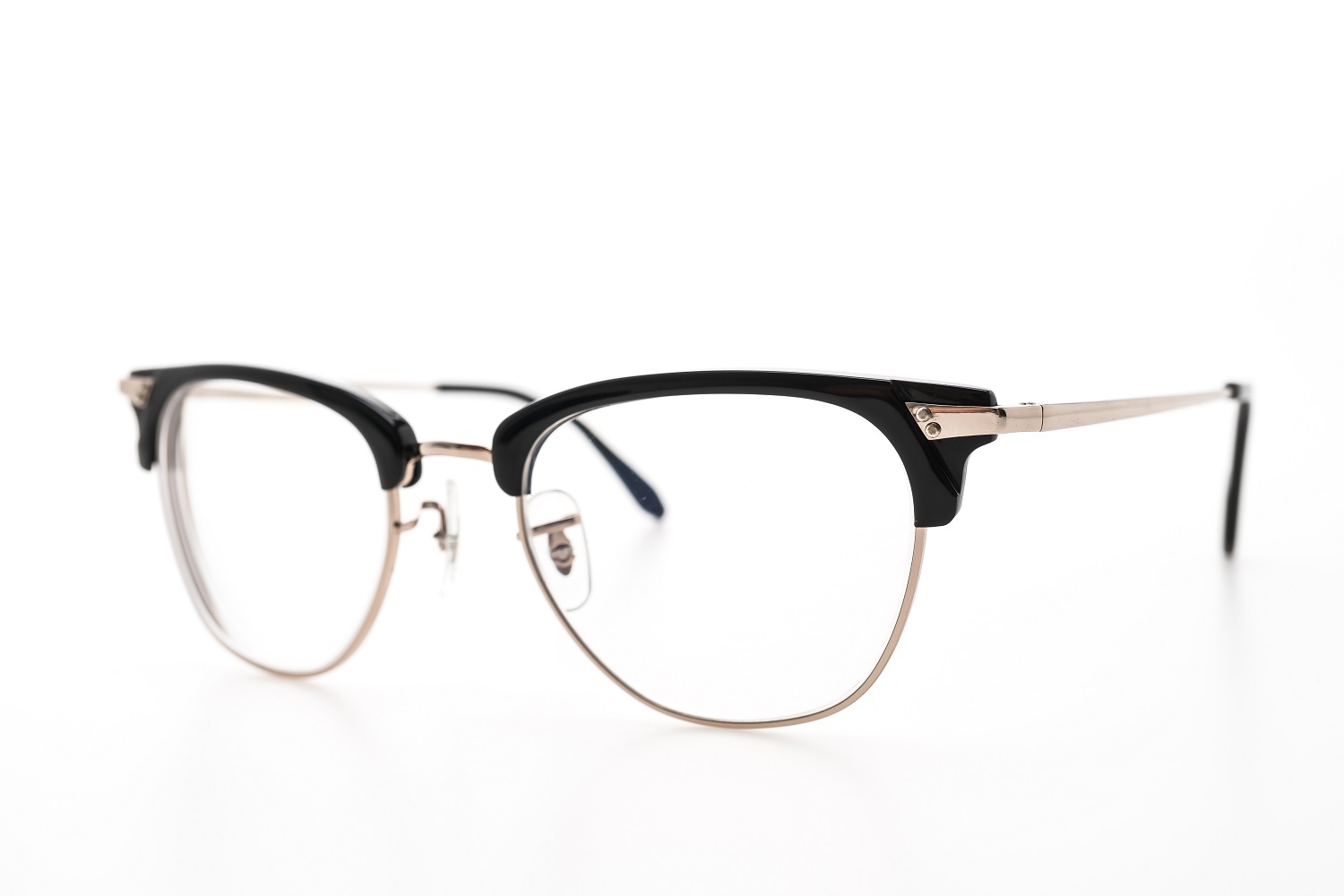 presbytie Manduel, opticien Manduel, lunette femme